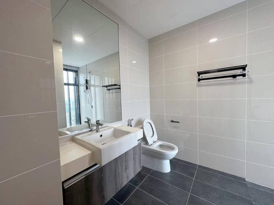 Apartemen 2br@jb Mid Valley Southkey Mosaic High Speed Wi-fi Ciq Johor Bahru