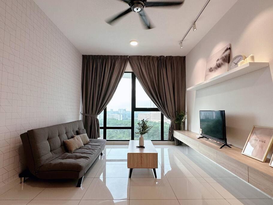 Apartemen 2br@jb Mid Valley Southkey Mosaic High Speed Wi-fi Ciq