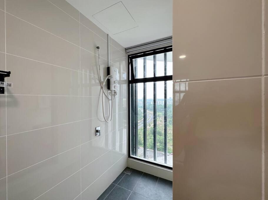 2br@jb Mid Valley Southkey Mosaic High Speed Wi-fi Ciq Johor Bahru
